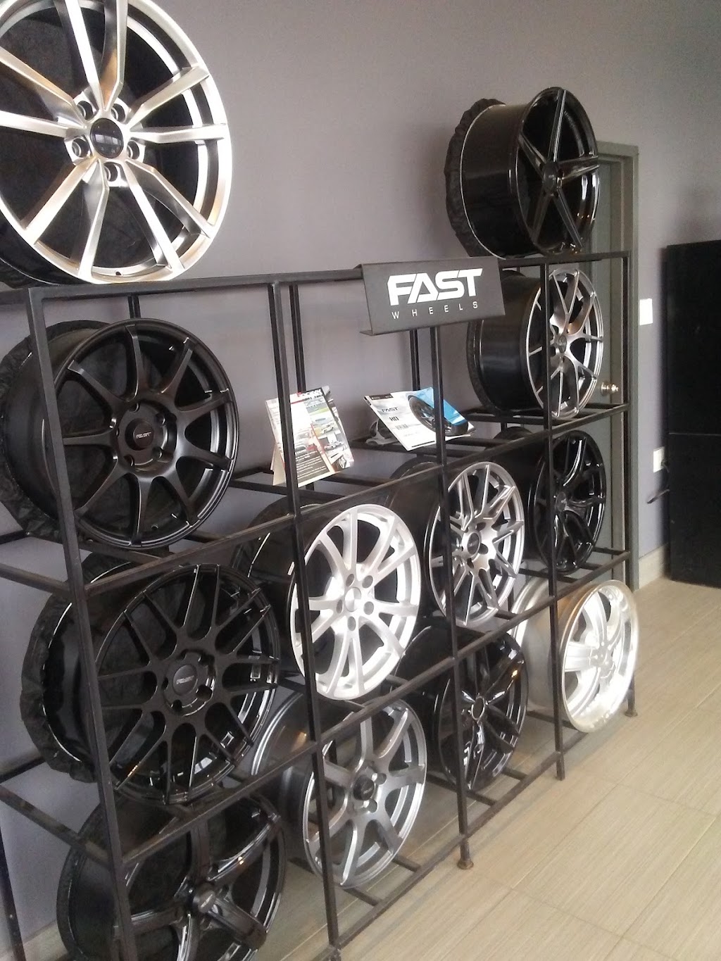 Pneus Charles Inc | 6260 QC-132, Sainte-Catherine, QC J5C 1B6, Canada | Phone: (450) 632-8160