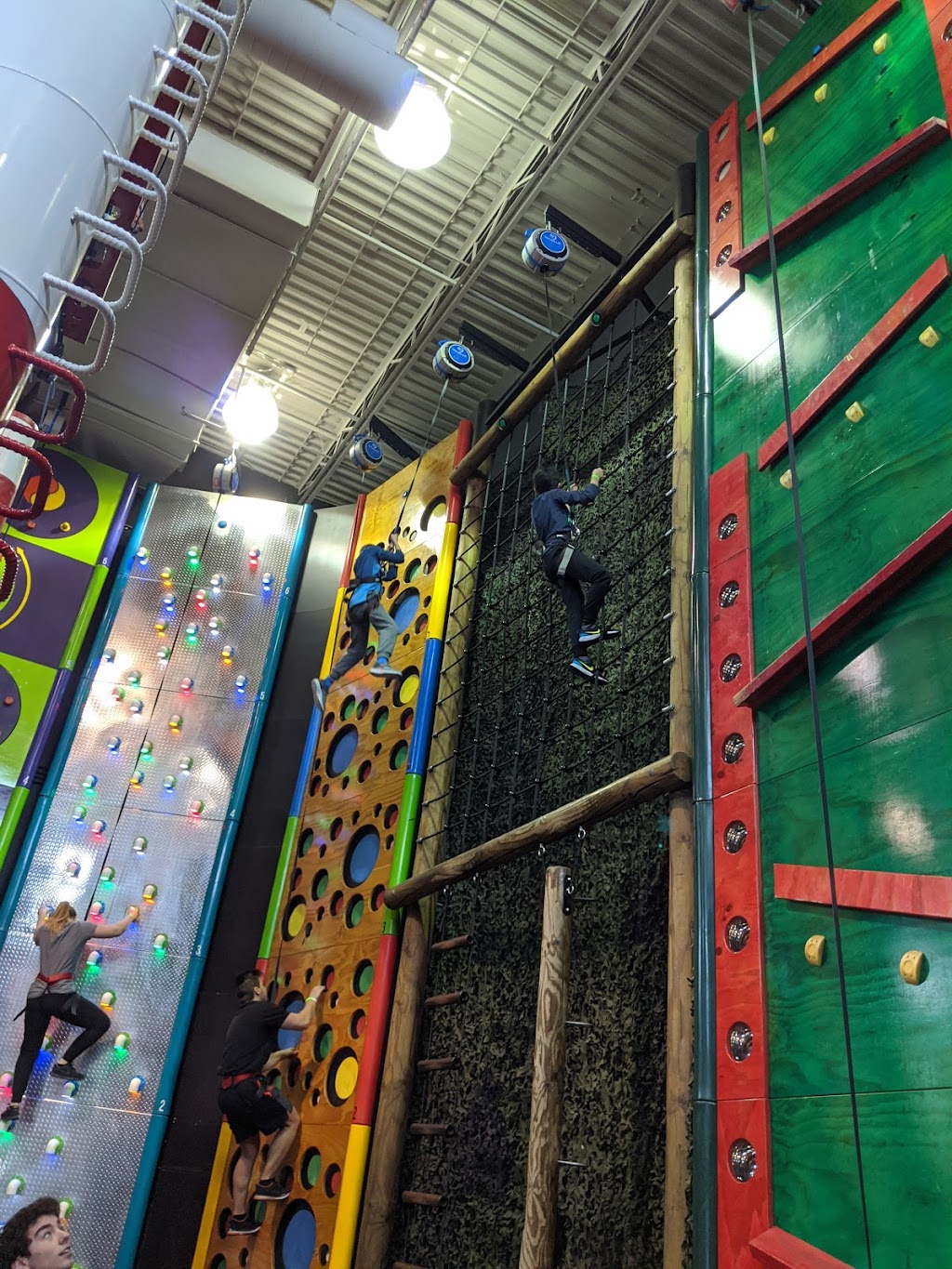 Escalade Clip 'n Climb Laval - 2929 Boulevard Saint-Martin O, Laval, QC ...