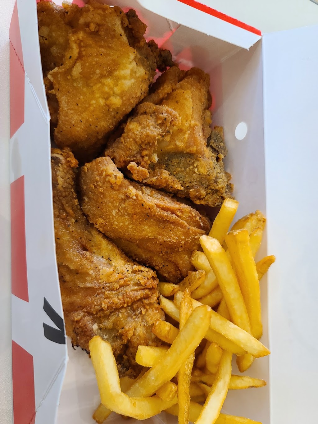 KFC | 419 King St W, Oshawa, ON L1J 2K5, Canada | Phone: (905) 725-3703