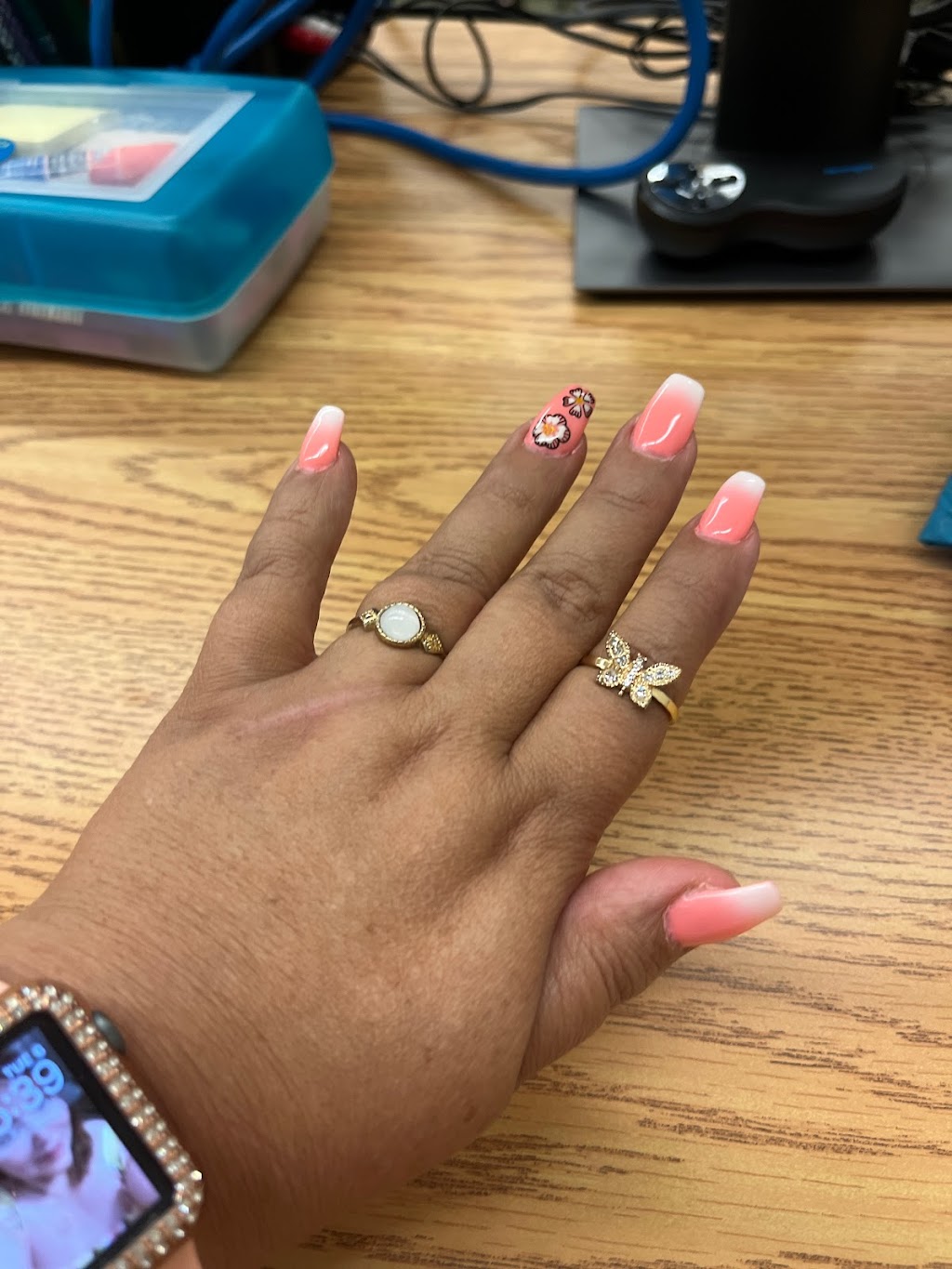 L & L Nails Salon | 1005 Ottawa St N #9, Kitchener, ON N2A 1H2, Canada | Phone: (519) 896-7122