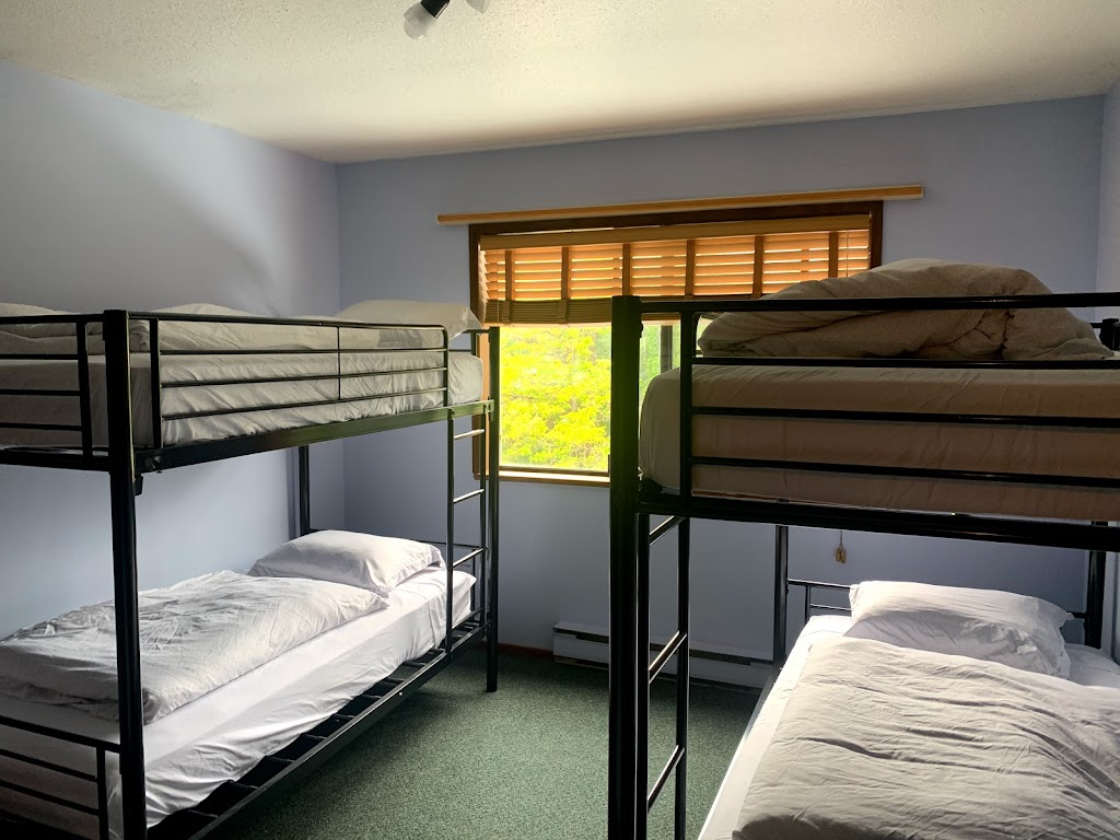 Pemberton Hostel | 1641 Airport Rd, Pemberton, BC V0N 2L3, Canada | Phone: (604) 418-5069