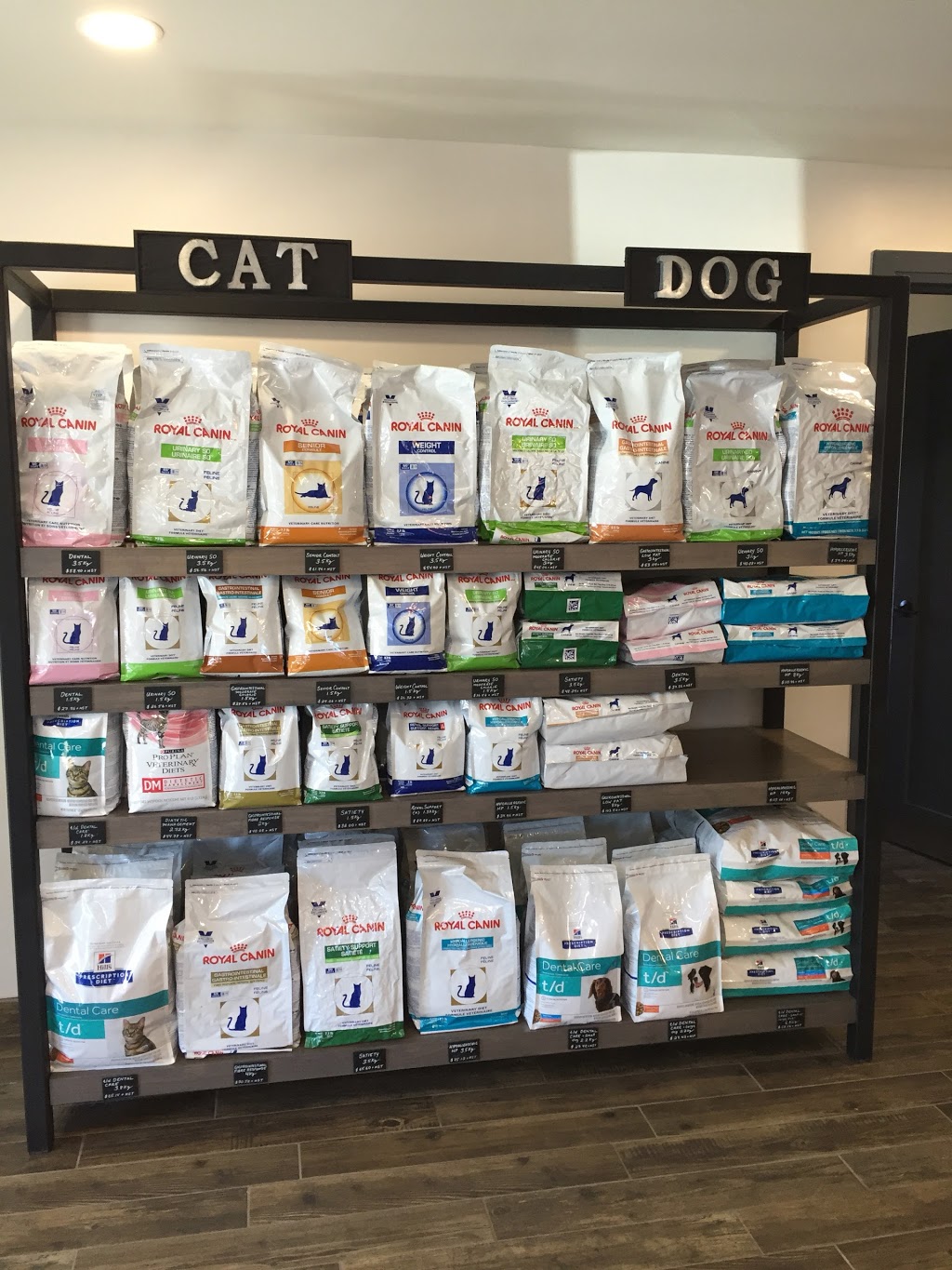 Blue Cross Animal Hospital | 612 King St W, Hamilton, ON L8P 1C2, Canada | Phone: (905) 522-6879