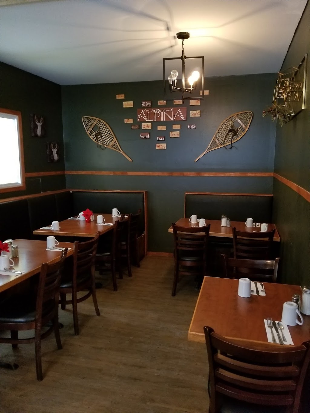 Restaurant Alpina | 1189 Chemin de la Montagne, Gatineau, QC J9J 3S2, Canada | Phone: (819) 607-6677