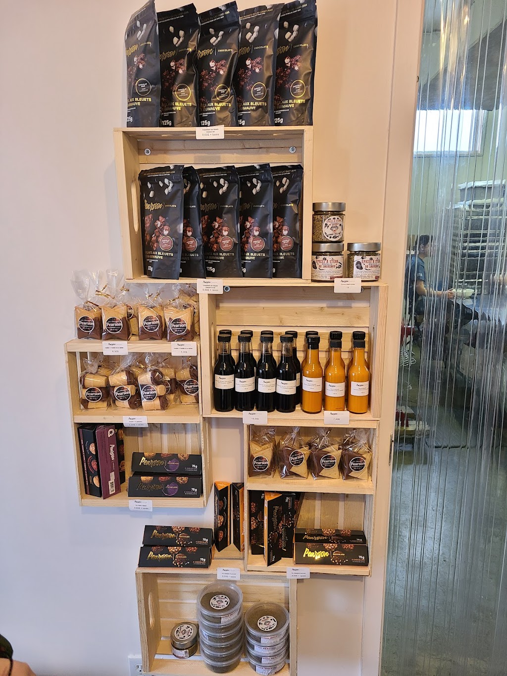 Pearson - Comptoir gourmet et chocolats fins | 3590 Bd du Saguenay, Jonquière, QC G7X 1G7, Canada | Phone: (418) 817-2229