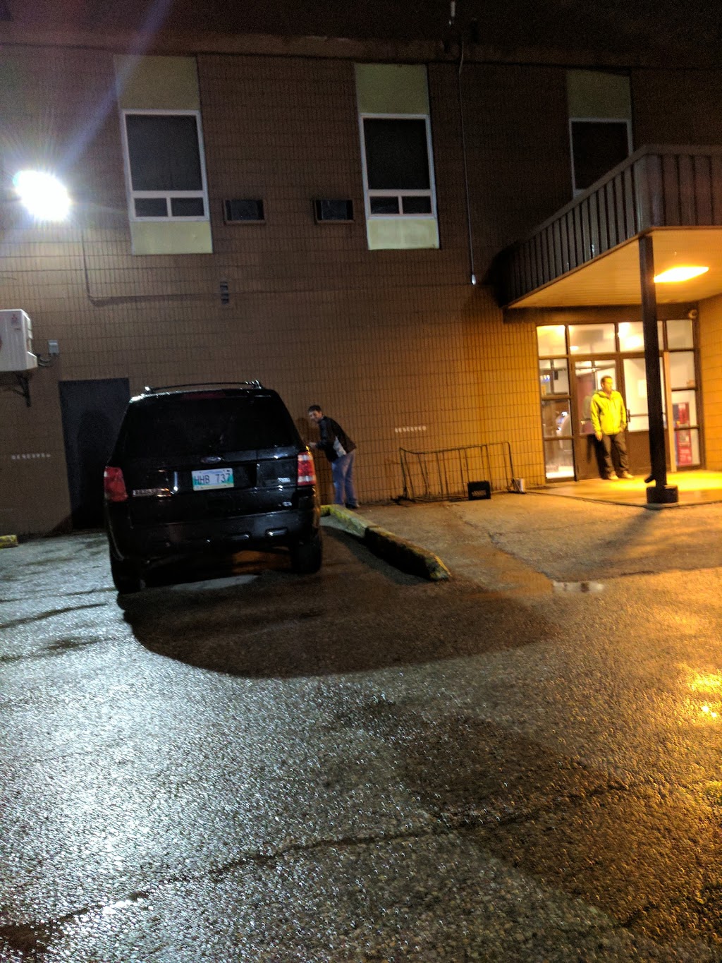 Nor-Villa Motor Hotel | 1763 Henderson Hwy, Winnipeg, MB R2G 1P3, Canada | Phone: (204) 338-0334