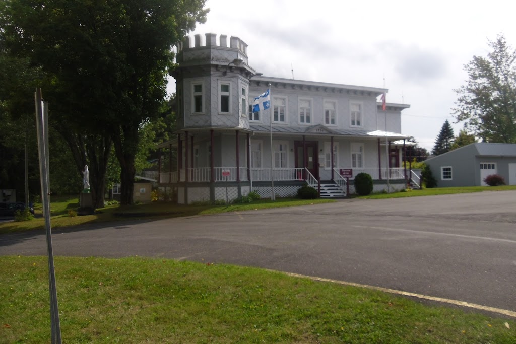 Presbytere St Gilles | 1730 Rue Principale, Saint-Gilles, QC G0S 2P0, Canada | Phone: (418) 888-4953