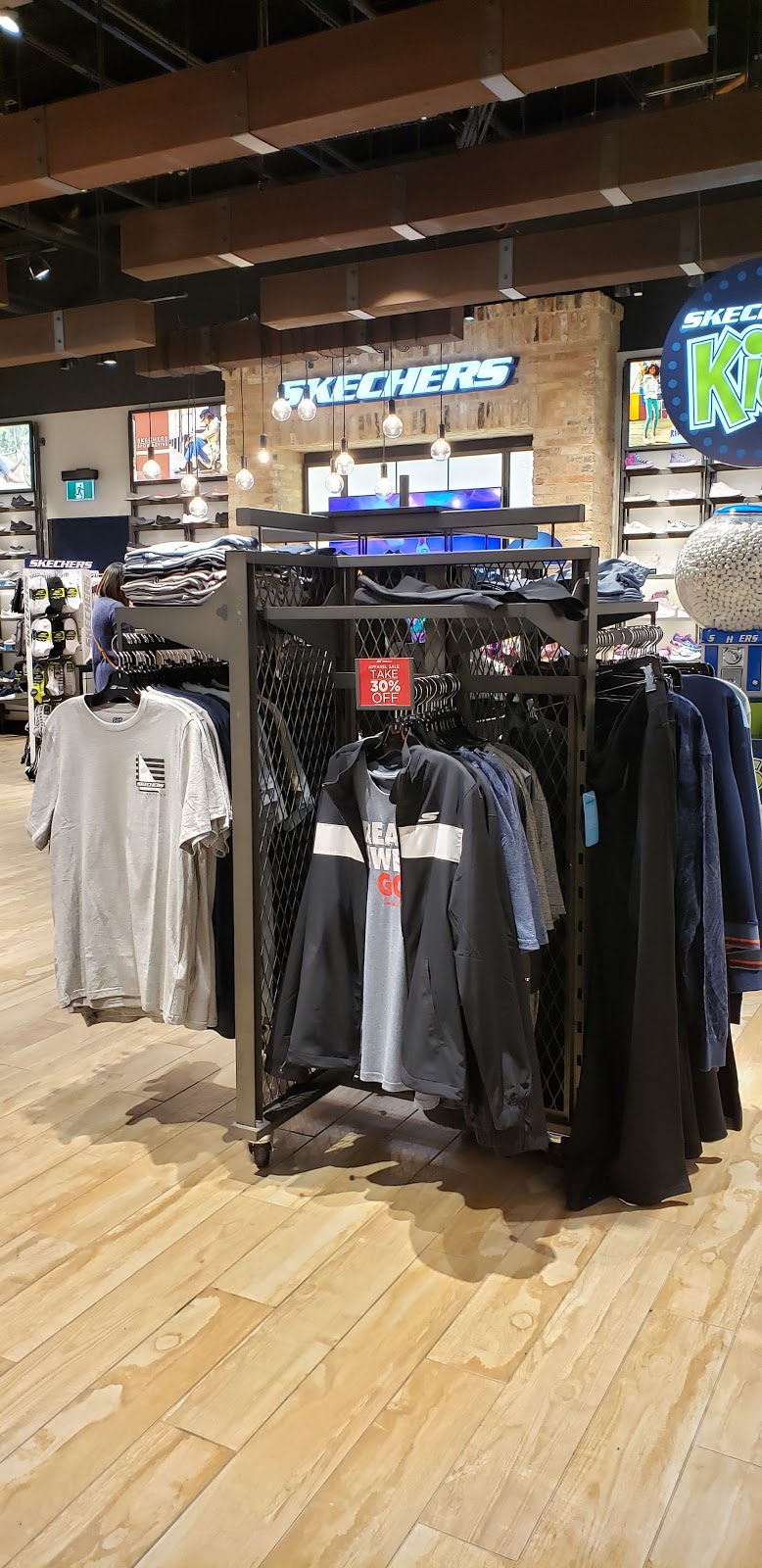 SKECHERS Retail | 500 Hwy 7 Unit 1101, Markham, ON L3R 4M9, Canada | Phone: (905) 604-0417