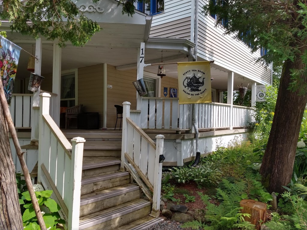 B&B Le Bonheur | 17 Rue Union, Scotstown, QC J0B 3B0, Canada | Phone: (819) 657-9917