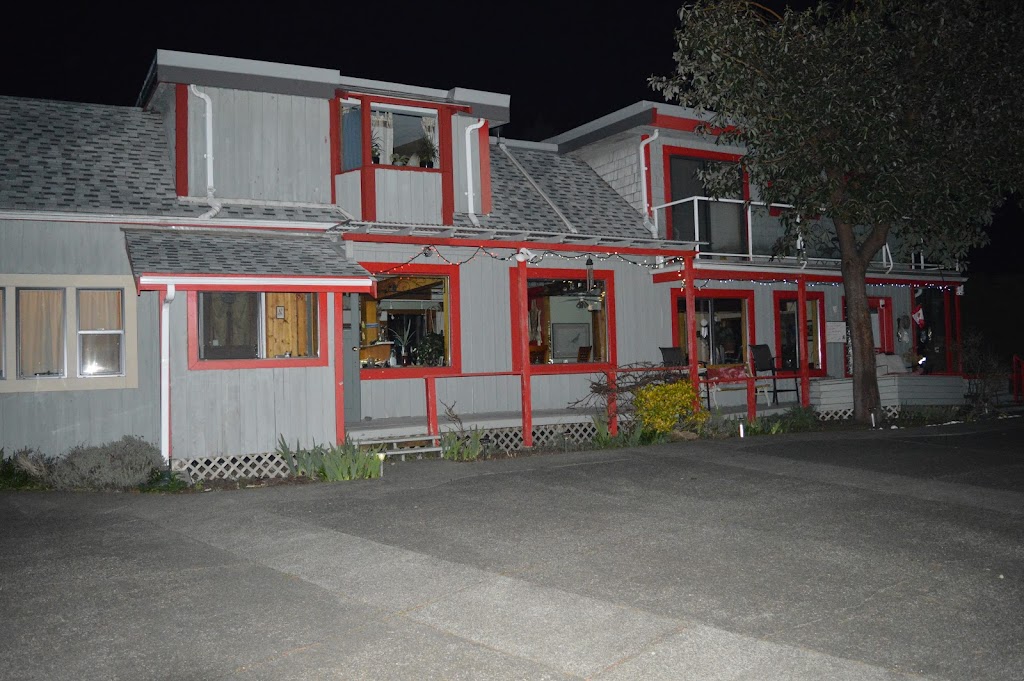 Estuary House | 2810 Comox Rd, Courtenay, BC V9N 3P6, Canada | Phone: (888) 768-1234