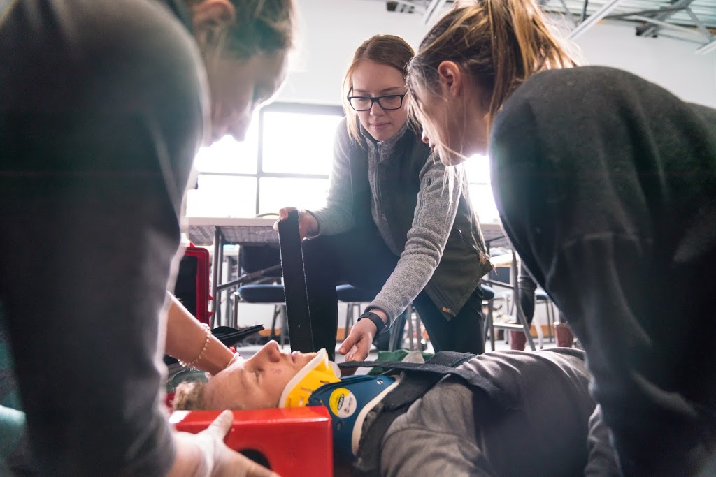 Whistler First Aid | 203-1420 Alpha Lake Rd, Whistler, BC V0N 1B1, Canada | Phone: (604) 935-6753