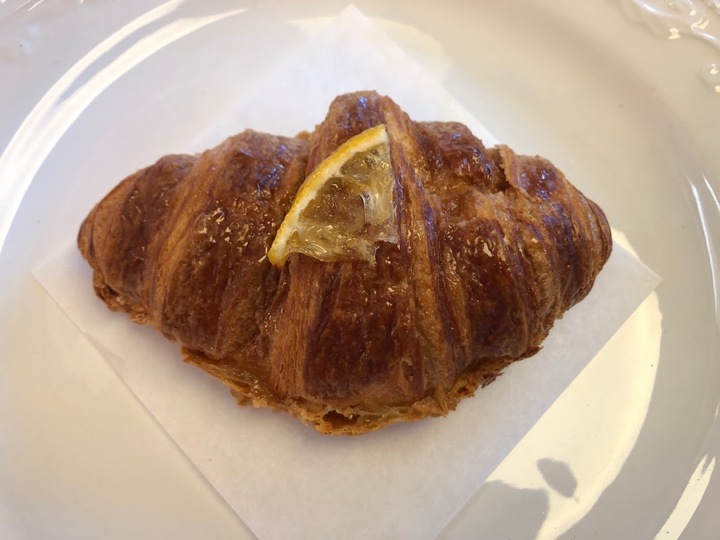 Flour Bakery | 6363 Bruce St, West Vancouver, BC V7W 2G5, Canada | Phone: (604) 925-2101