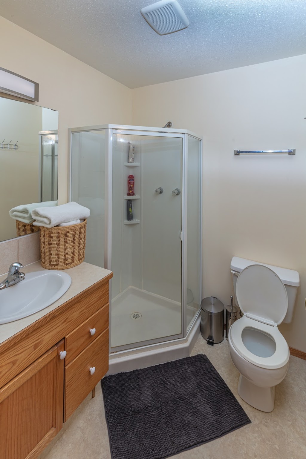 Massage By Anna Ltd | 152 Logan Close, Red Deer, AB T4R 2N9, Canada | Phone: (403) 588-2888