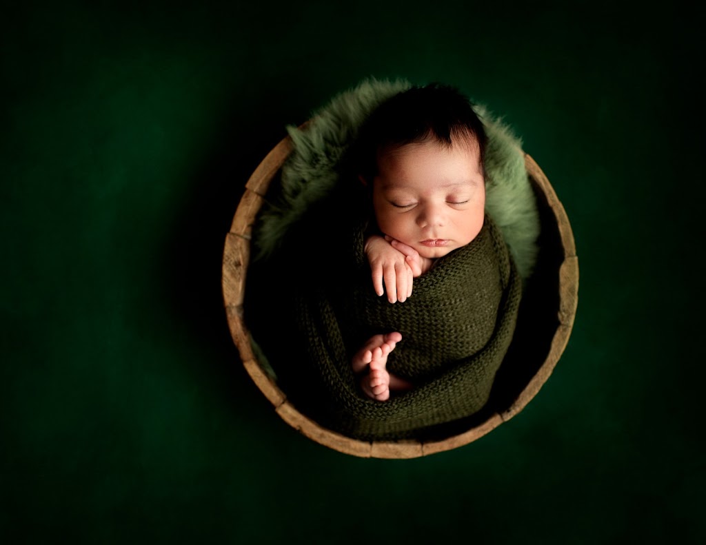 Bebe Newborn Photography | 620 Quarry Way SE, Calgary, AB T2C 5H3, Canada | Phone: (587) 707-7598