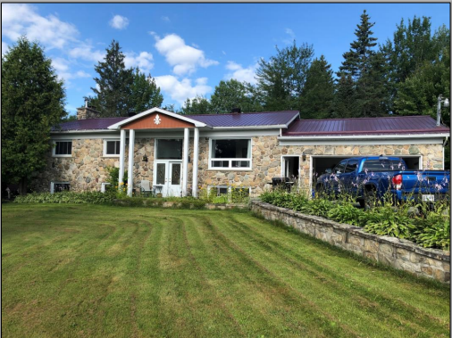 La Buissonnière | 47 QC-216, Stoke, QC J0B 3G0, Canada | Phone: (819) 679-6874