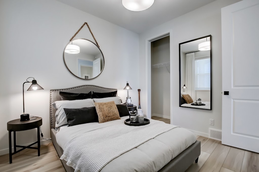 Cedarglen Homes Belmont Showhomes | 17 Belmont Villas SW, Calgary, AB T2X 4H3, Canada | Phone: (403) 257-5801