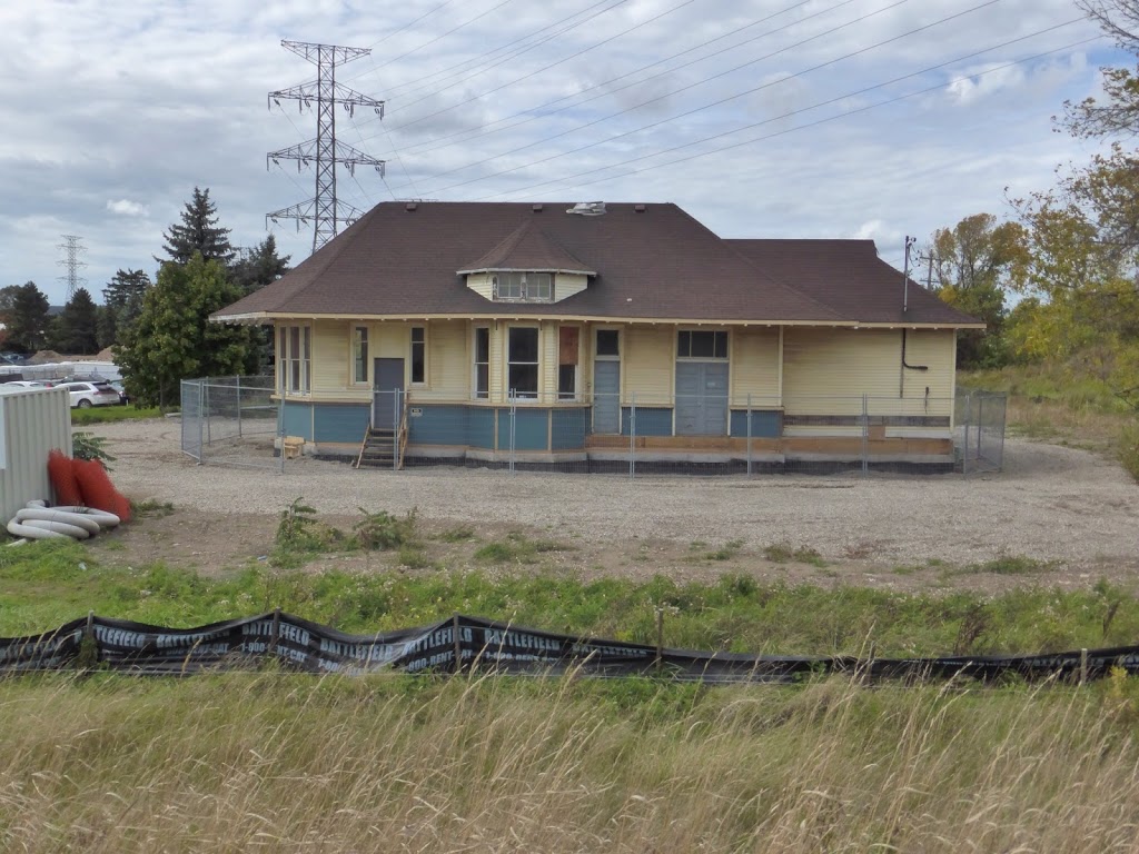 Burlington Fire Department Headquarters | 1255 Fairview St, Burlington, ON L7S 1Y3, Canada | Phone: (905) 637-8207