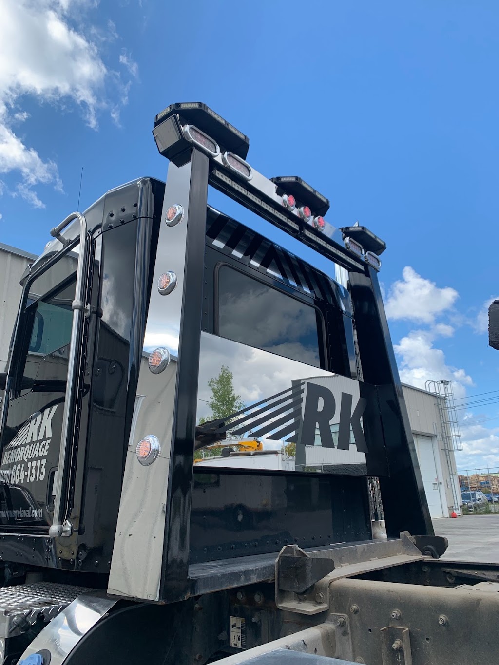 Remorquage RK | 1082 A Pl. Verner, Laval, QC H7E 4P2, Canada | Phone: (514) 909-6216