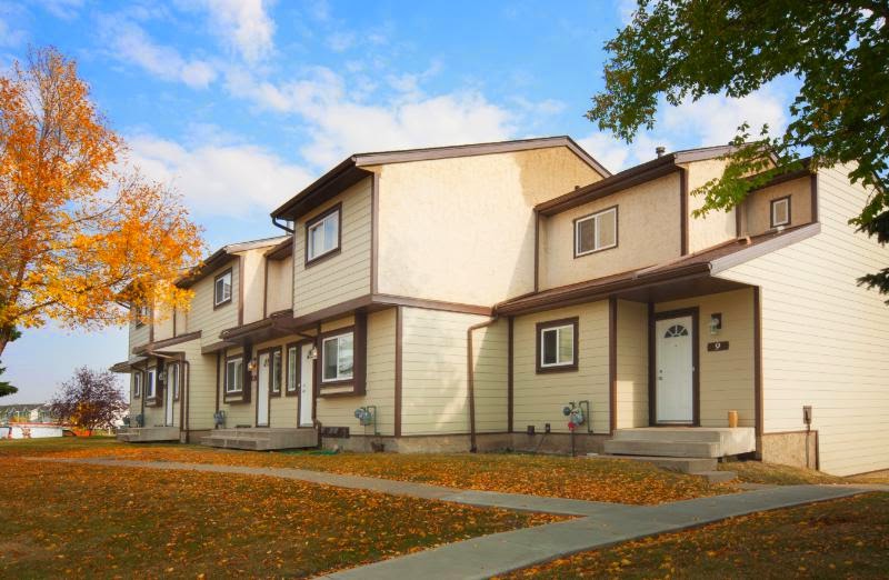 Cavell Ridge Townhomes | 1 Hyndman Cres NW, Edmonton, AB T5A 4X6, Canada | Phone: (855) 247-1492
