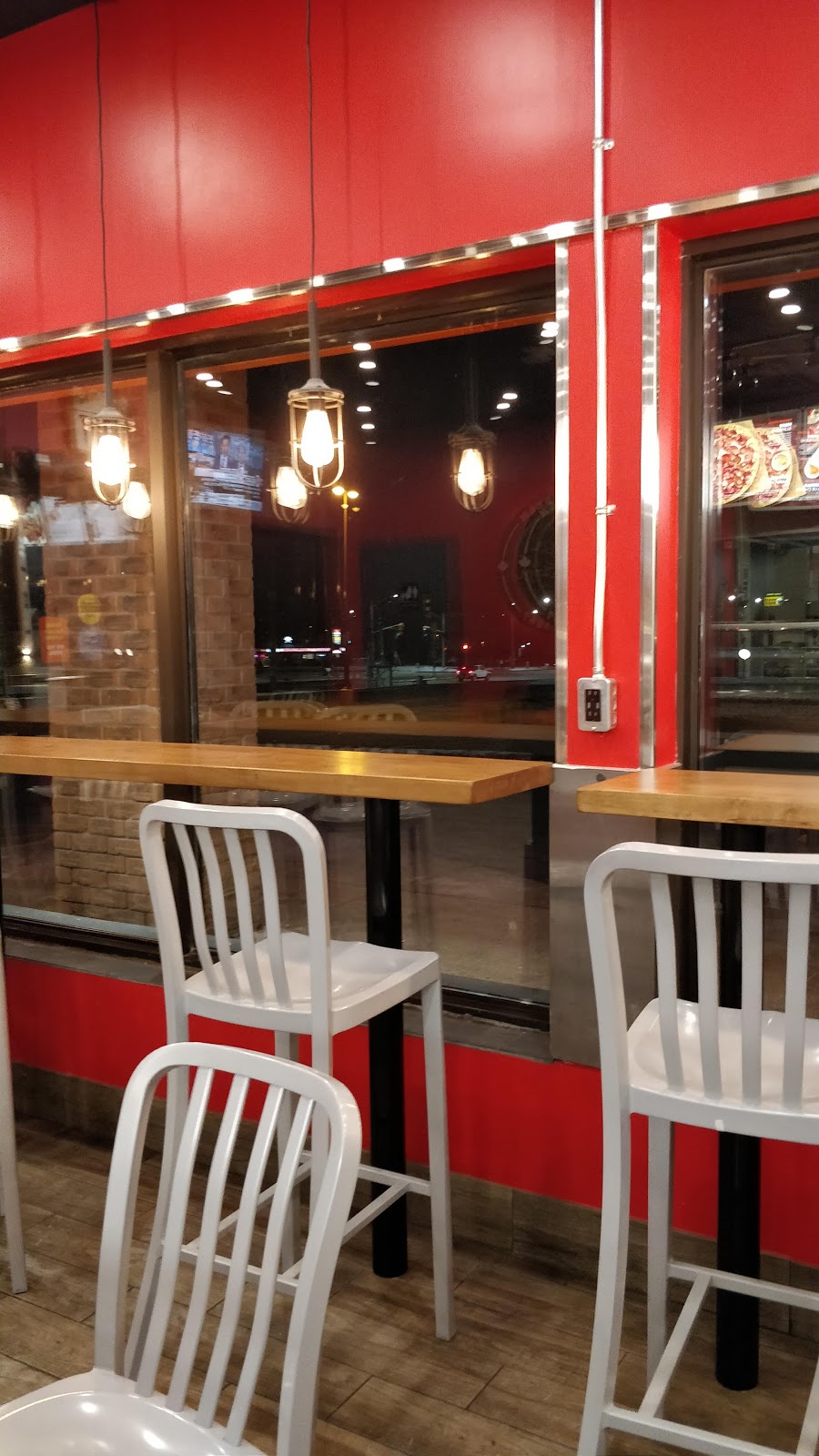Pizza Pizza | 300 Taunton Rd E, Oshawa, ON L1G 7T4, Canada | Phone: (905) 427-1111