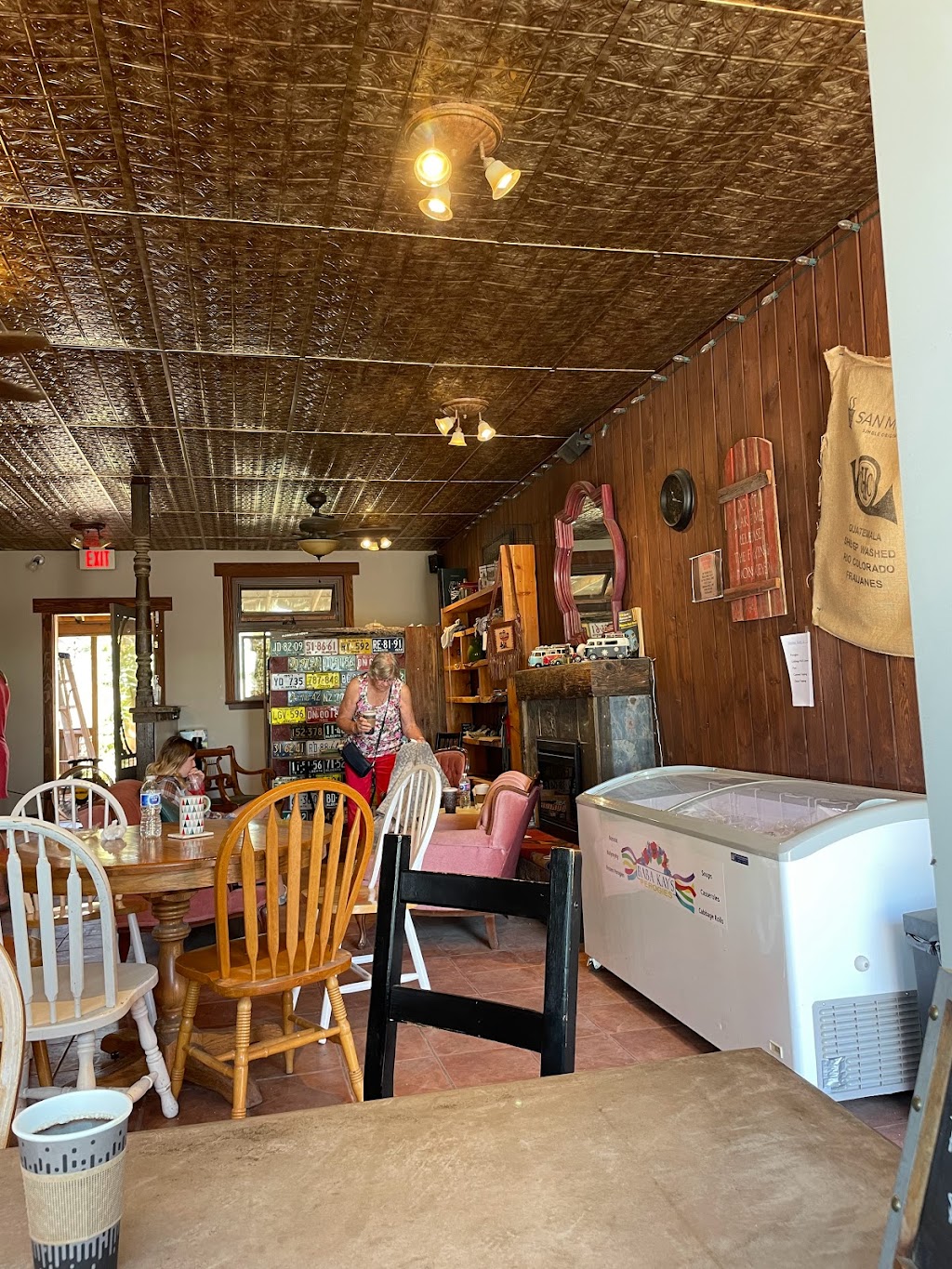 JitterBug Coffee House | 1905 20 Ave, Nanton, AB T0L 1R0, Canada | Phone: (403) 652-8283
