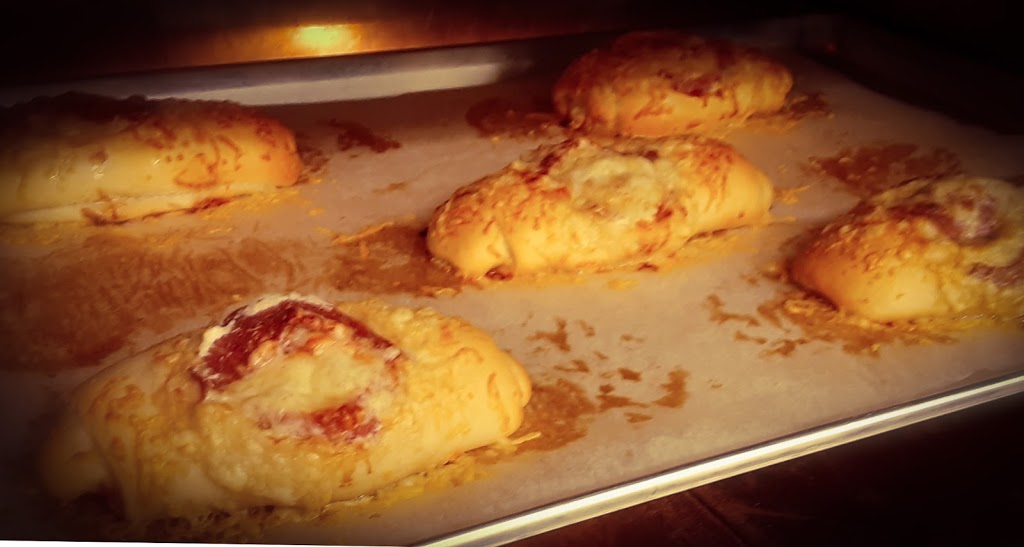 Hartmanns Bakery | Westgate Public Market, 2090 10 Ave SW, Salmon Arm, BC V1E 0E1, Canada | Phone: (250) 253-3037