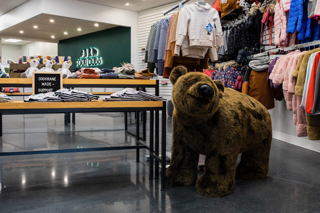 Four Cubs | clothing store | 312 Fifth Ave Unit #9, Cochrane, AB T4C 2E3, Canada | 4039812945 OR +1 403-981-2945