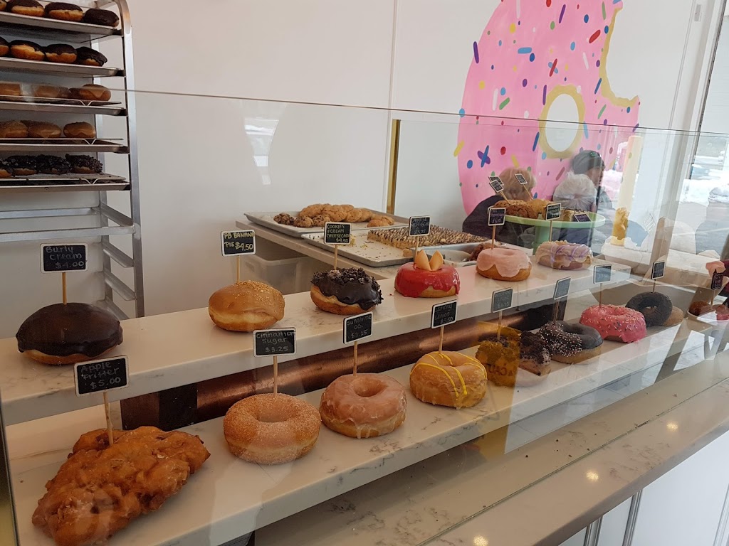 The Sunshine Doughnut Co. | 439 Brock Ave, Burlington, ON L7S 1M8, Canada | Phone: (905) 632-2300