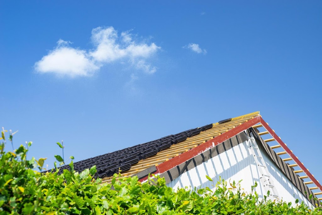 Expert Roofing Red Deer | 52 Oak Dr E, Red Deer, AB T4P 0B8, Canada | Phone: (587) 713-4552