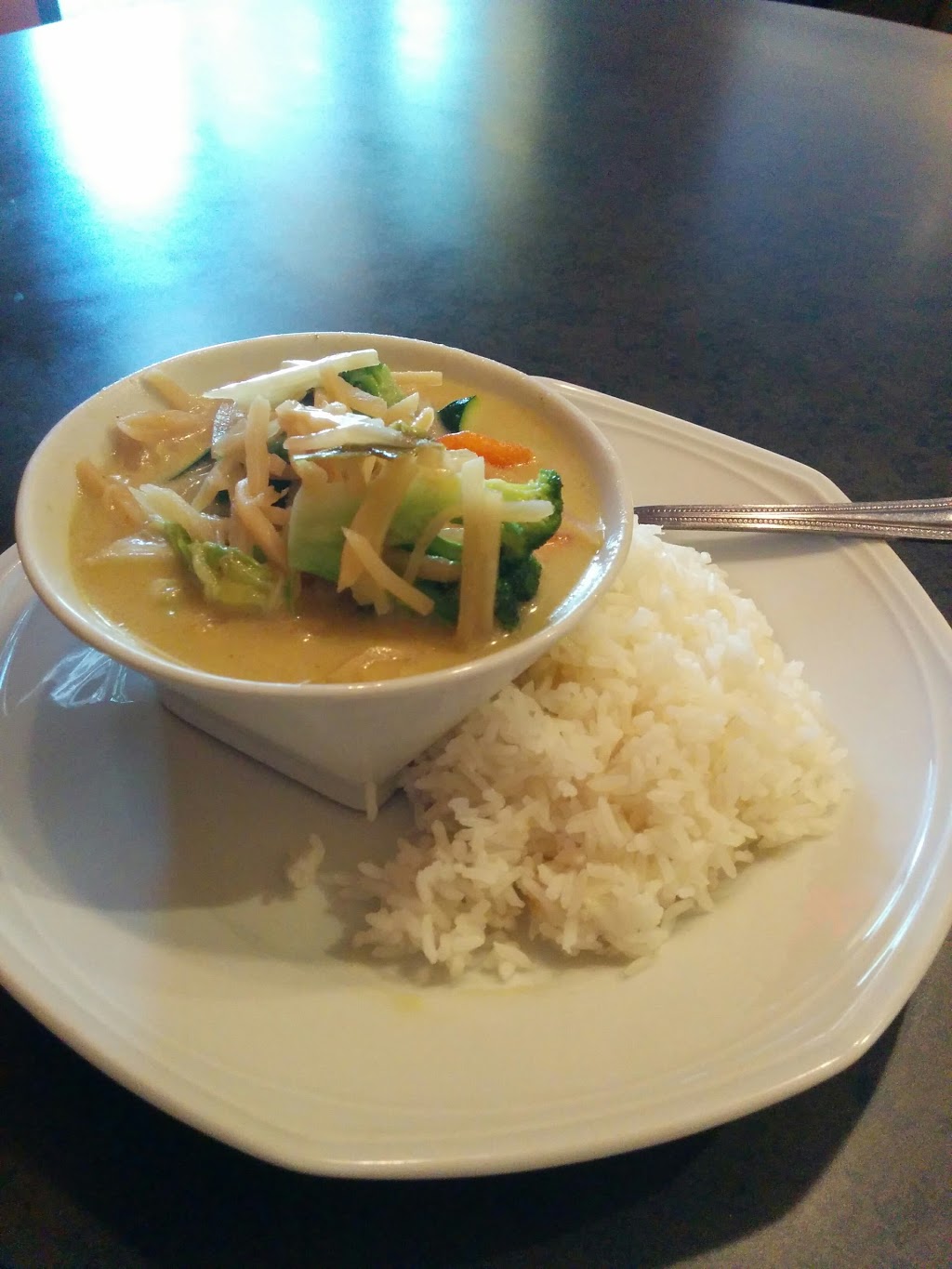 Cafe Saffron | 195 Kent St, Ottawa, ON K2P 1Z8, Canada | Phone: (613) 233-8989