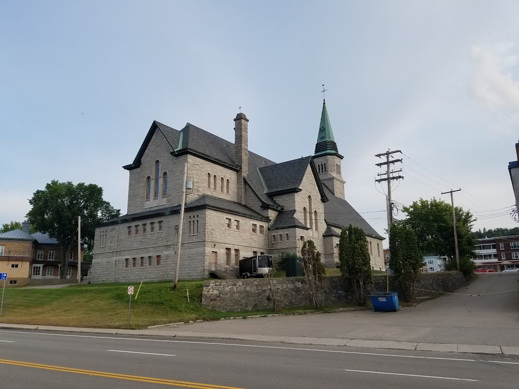 Presbytere La Malbaie-Cap-A-L | 353 Rue St Étienne, La Malbaie, QC G5A 1T8, Canada | Phone: (418) 665-3935