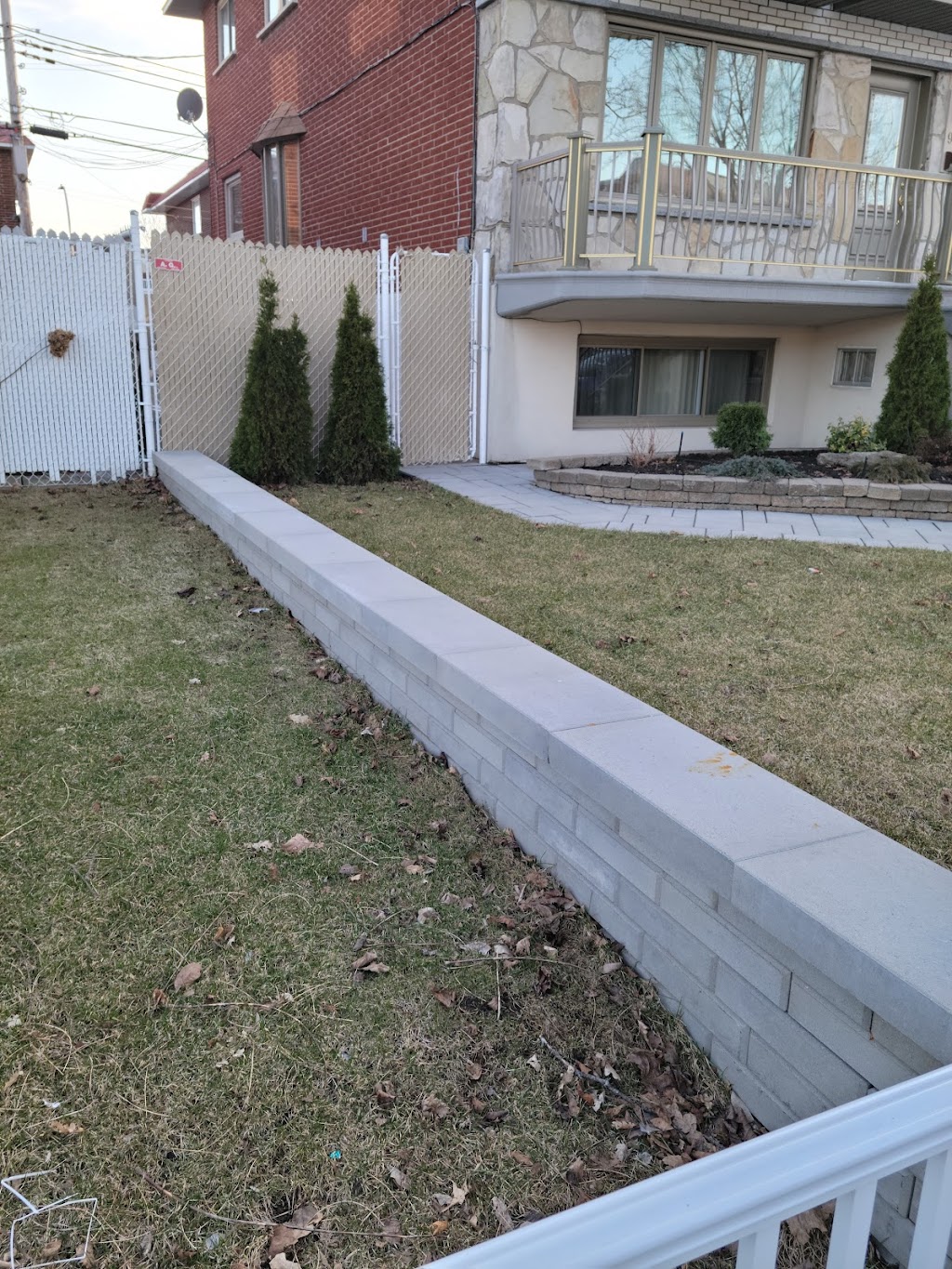 Pavéuni BGR 369 Rue des Fleurs, SainteMarthesurleLac, QC J0N 1P0