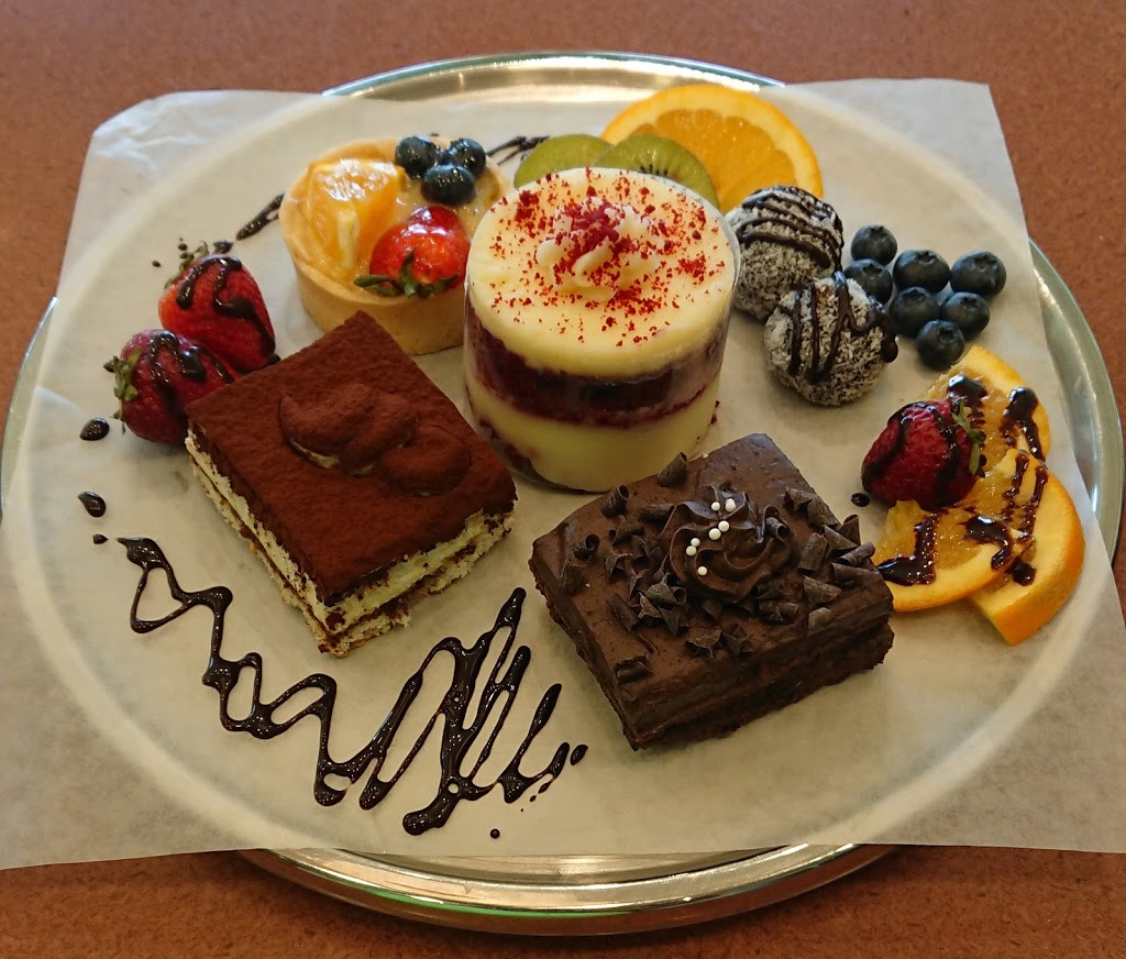 The Cake Club | 1168 Denman St, Vancouver, BC V6G 2M9, Canada | Phone: (604) 428-8990