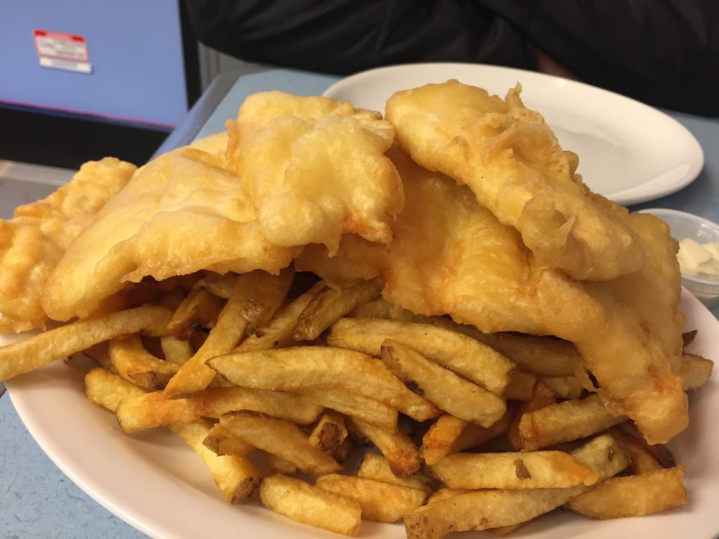 On The Reel | 1812 Scugog St, Port Perry, ON L9L 1H8, Canada | Phone: (905) 985-8889