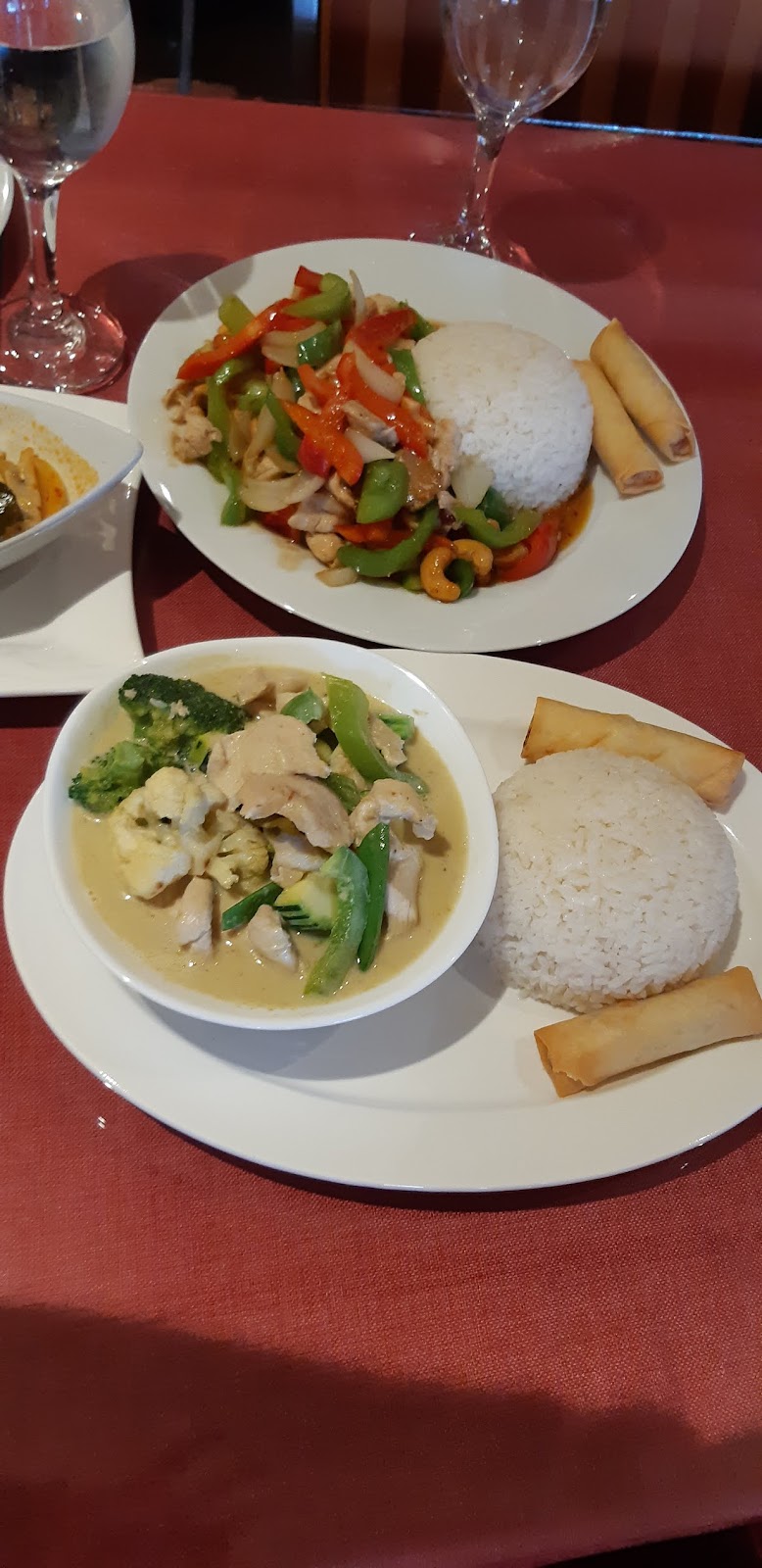 Noi Thai Restaurant | 10724 95 St, Edmonton, AB T5H 2C7, Canada | Phone: (780) 423-3213