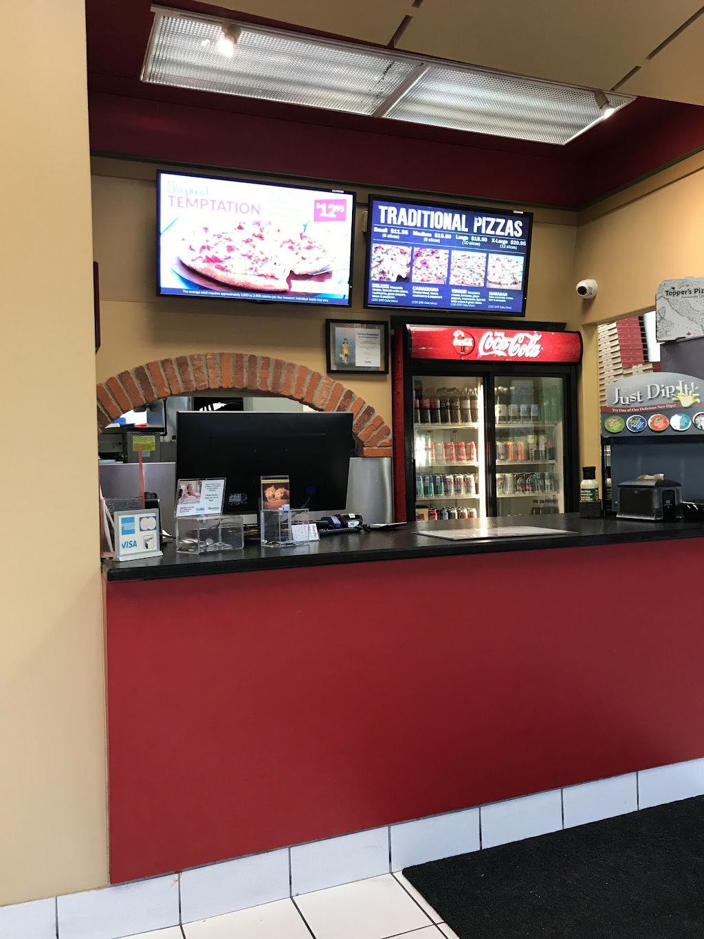 Toppers Pizza - Oakville | 220 North Service Rd W, Oakville, ON L6M 2T3, Canada | Phone: (866) 454-6644