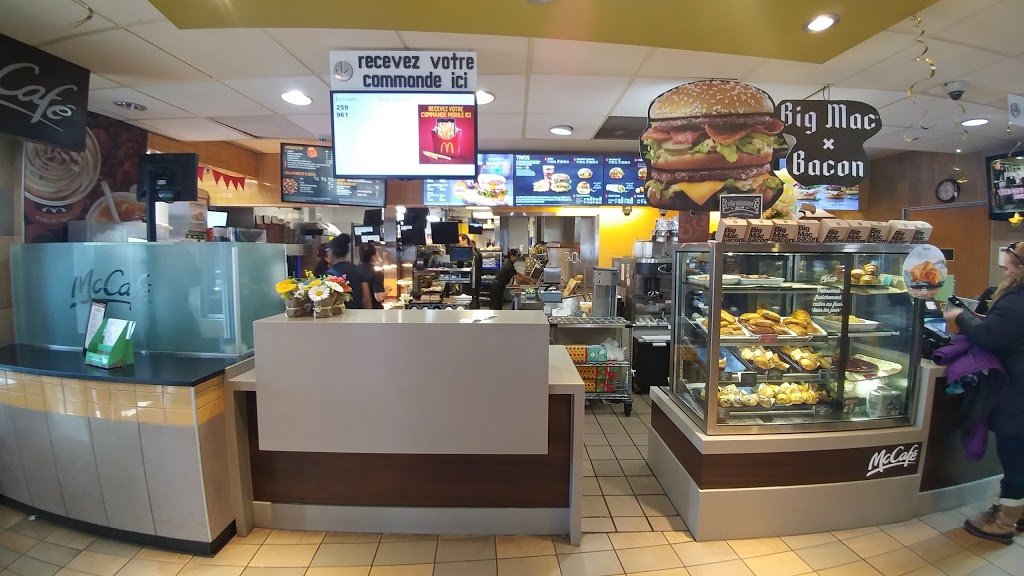 McDonalds | 896 Boulevard Curé-Labelle, Laval, QC H7V 2V5, Canada | Phone: (450) 682-9992