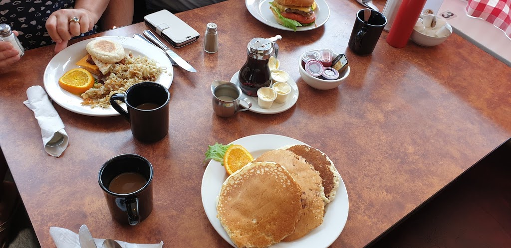 Red Rooster Diner | 8432 Trans-Canada Hwy, Chemainus, BC V0R 1K4, Canada | Phone: (250) 324-3104