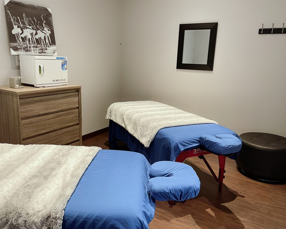 Airdrie Silvercreek Massage | 800 Veterans Blvd NW #309, Airdrie, AB T4A 2G1, Canada | Phone: (403) 615-9606