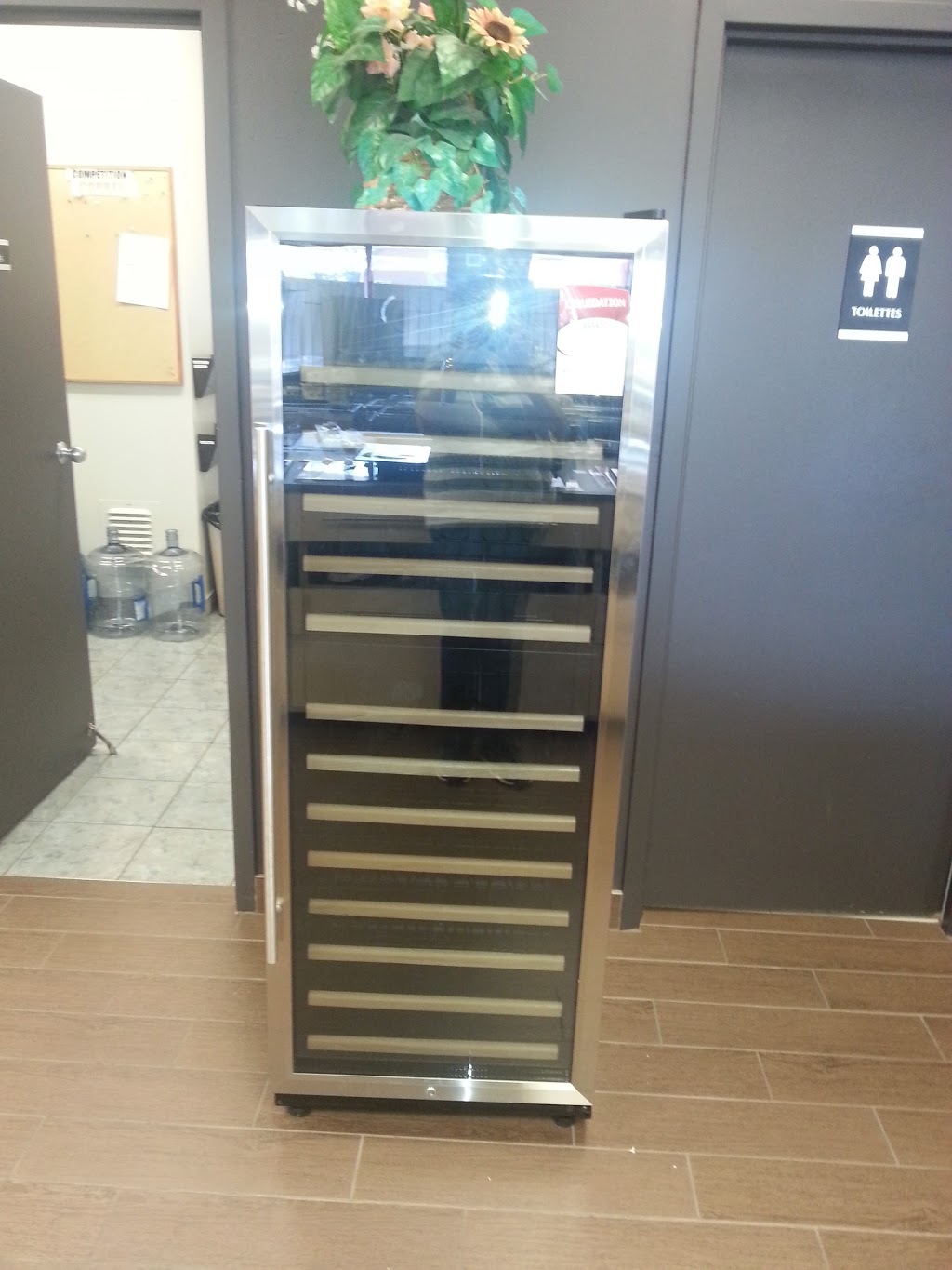 Corbeil Électroménagers - Centre de liquidation | 3642 Chemin de Chambly, Longueuil, QC J4L 1N8, Canada | Phone: (450) 646-0534
