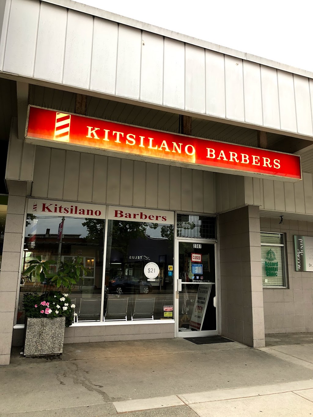 Kitsilano Barbers | 2387 W 4th Ave, Vancouver, BC V6K 1P2, Canada | Phone: (604) 733-2710