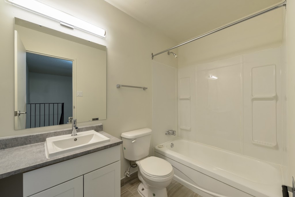 Kew Place | 7424 141 Ave NW, Edmonton, AB T5C 2N5, Canada | Phone: (780) 496-2434