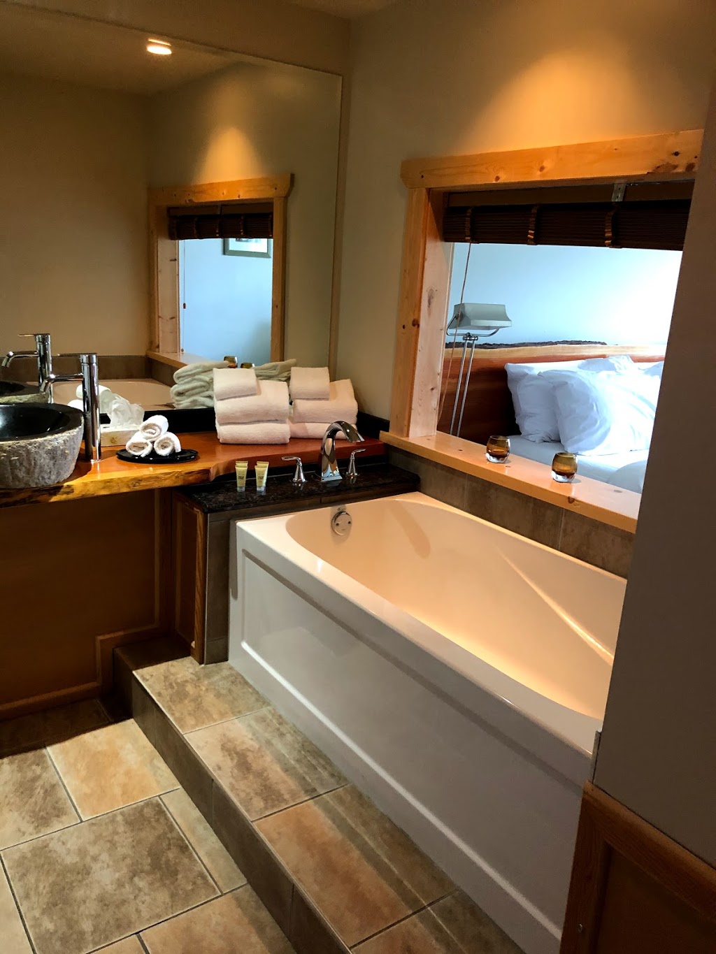 West Coast Wilderness Lodge | 6649 Maple Rd, Egmont, BC V0N 1N0, Canada | Phone: (778) 280-8610