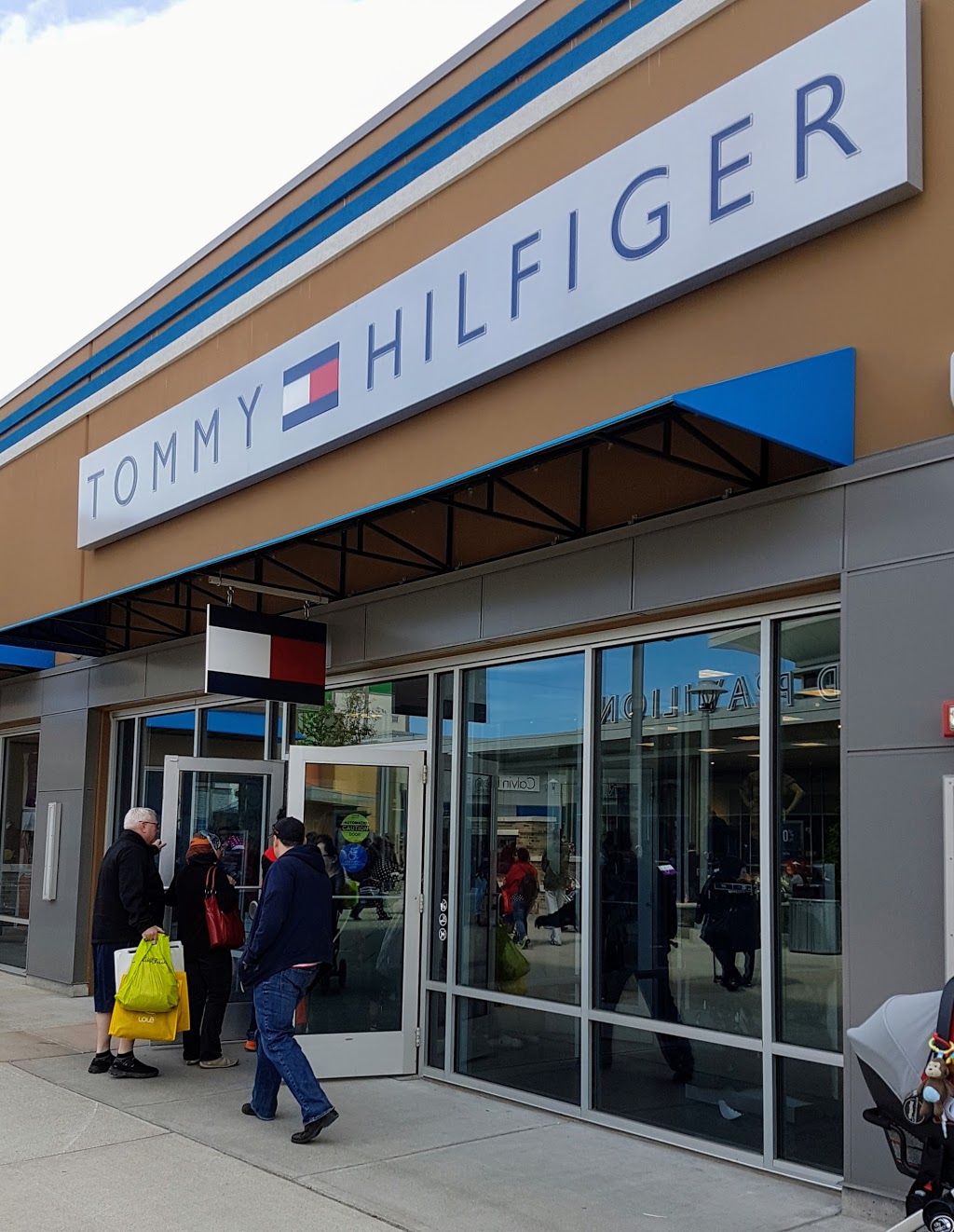 tommy hilfiger toronto premium outlet mall