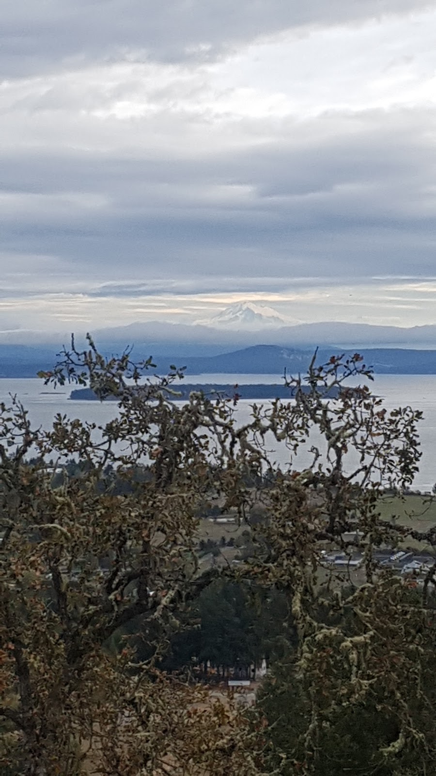 Bear Hill Summit | 6102 Central Saanich Rd, Victoria, BC V8Z 5T7, Canada