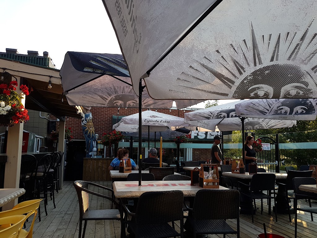 Chiefs Pub & Eatery | 4707 Lakeshore Dr, Sylvan Lake, AB T4S 1A7, Canada | Phone: (403) 887-3475