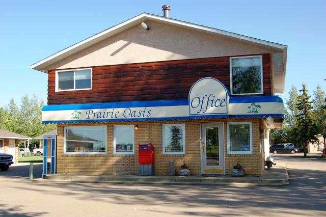 Prairie Oasis Tourist Complex | 955 Thatcher Dr, Moose Jaw, SK S6H 4N9, Canada | Phone: (800) 854-8855
