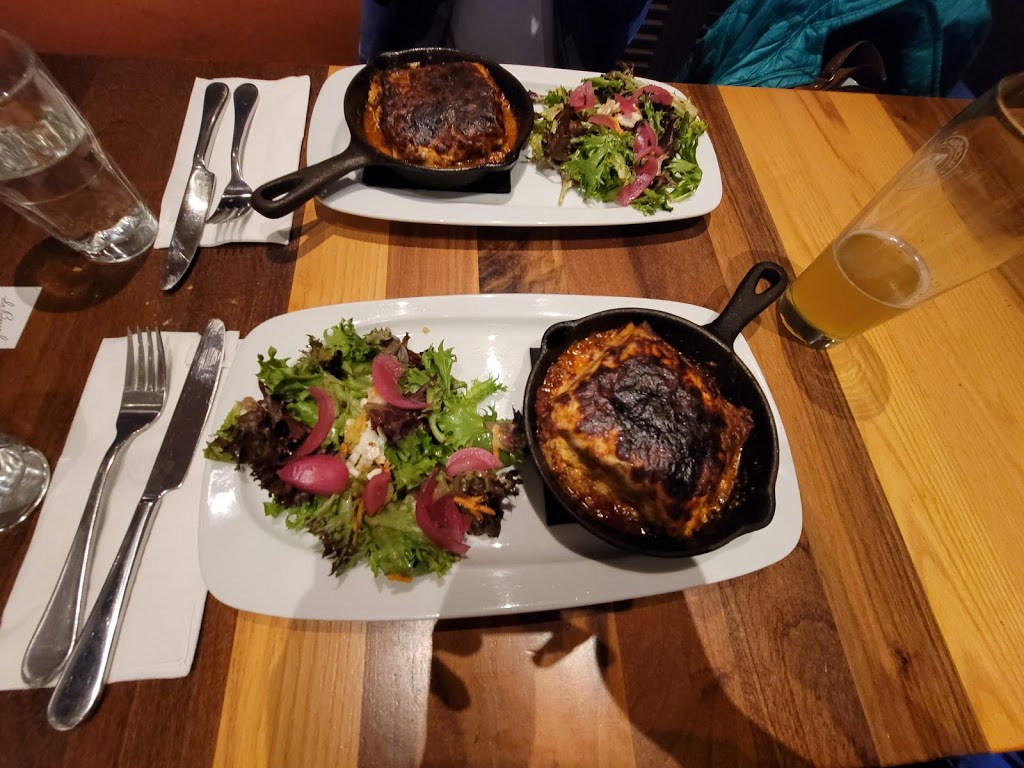 Restaurant Le Bercail | 50 Rue de la Ferme, Baie-Saint-Paul, QC G3Z 0G2, Canada | Phone: (844) 240-4700