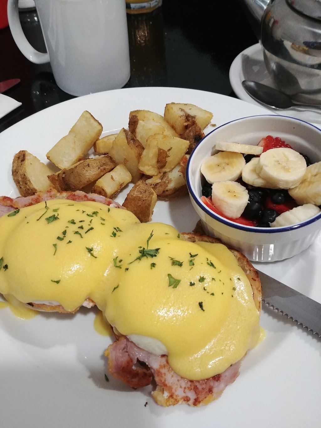 The Governor Restaurant | 246 Governors Rd, Dundas, ON L9H 3K2, Canada | Phone: (289) 238-8292