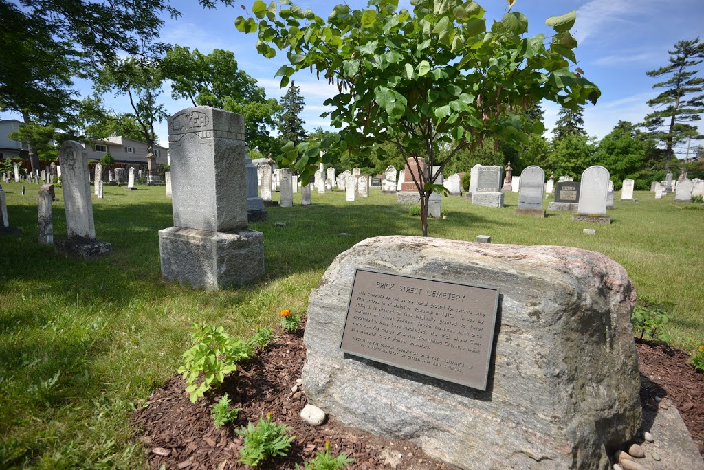 Brick Street Pioneer Historic Cemetery | 370 Commissioners Rd W, London, ON N6J 1Y3, Canada