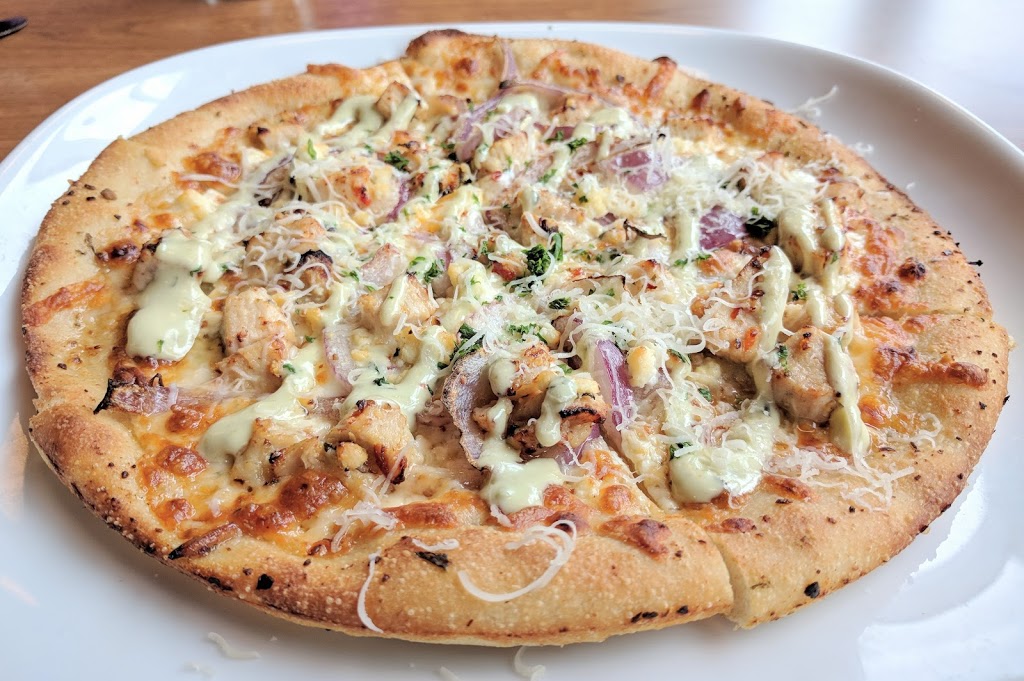 Boston Pizza | 499 Dundas St W, Oakville, ON L6M 1L9, Canada | Phone: (905) 257-8009